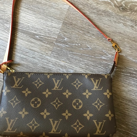 Louis Vuitton Pouchette - Picture 1 of 5